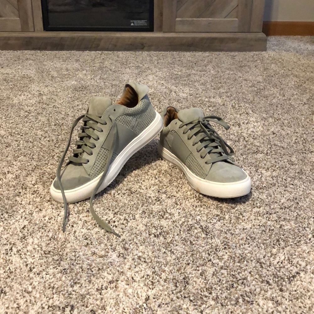 Like New Sneakers